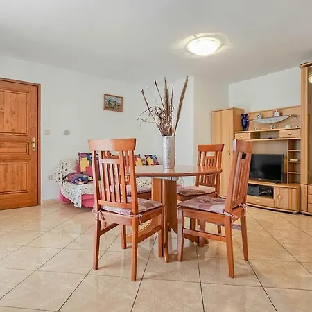 Viola Three Apartment *