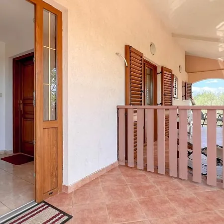 Viola Three Apartment