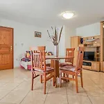 Viola Three Apartman *
