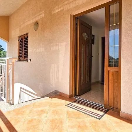 Apartmán Viola Three *