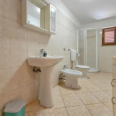 Viola Three Novigrad Istria